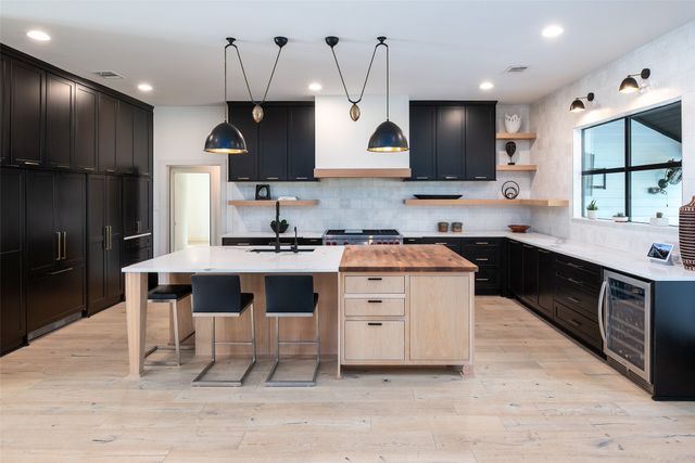 10652 Les Jardins Drive, Dallas, TX 75229