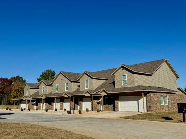 2801 W Mockingbird Lane, Rogers, AR 72756