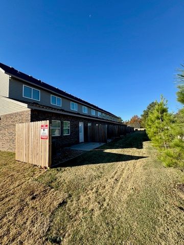 2801 W Mockingbird Lane, Rogers, AR 72756