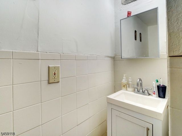 66 Belmont Ave, Paterson City, NJ 07522