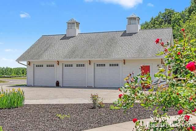464 Stanton Farms Drive, Caledonia, MI 49316