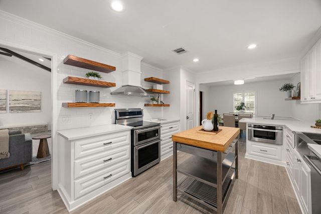 10106 Inwood Drive, Houston, TX 77042