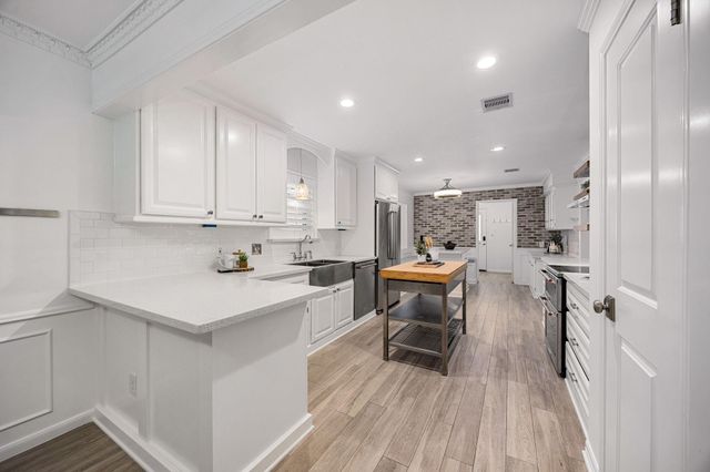 10106 Inwood Drive, Houston, TX 77042