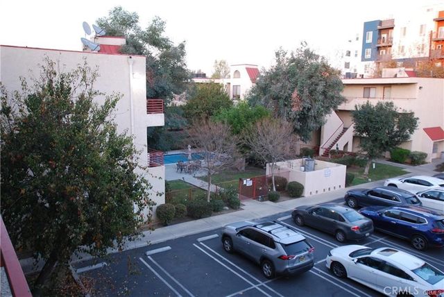 6820 Remmet, Canoga Park, CA 91303