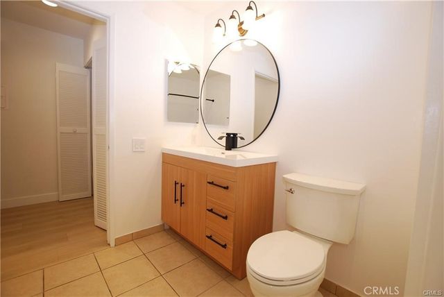 6820 Remmet, Canoga Park, CA 91303