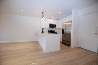 6820 Remmet, Canoga Park, CA 91303