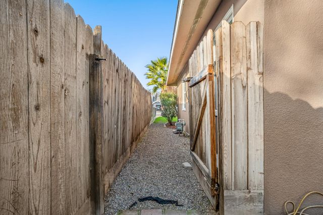 3846 Maywood Drive S, Fresno, CA 93703