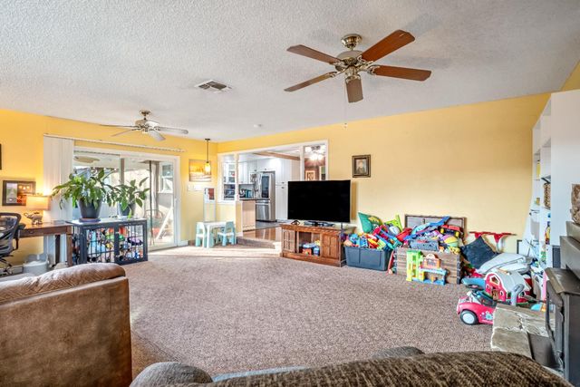 3846 Maywood Drive S, Fresno, CA 93703