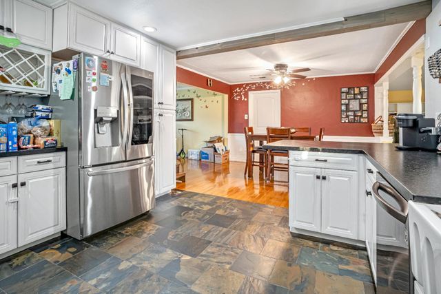 3846 Maywood Drive S, Fresno, CA 93703