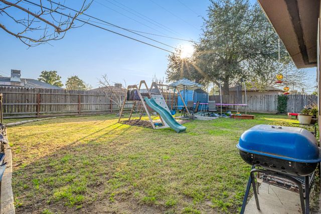 3846 Maywood Drive S, Fresno, CA 93703