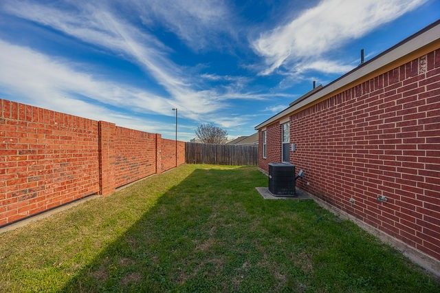 2720 Furlong Drive, Grand Prairie, TX 75051