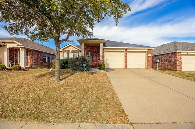 2720 Furlong Drive, Grand Prairie, TX 75051