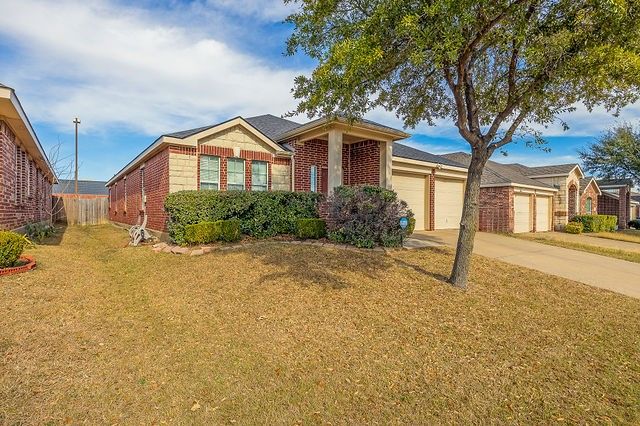 2720 Furlong Drive, Grand Prairie, TX 75051