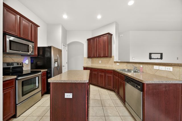 2720 Furlong Drive, Grand Prairie, TX 75051