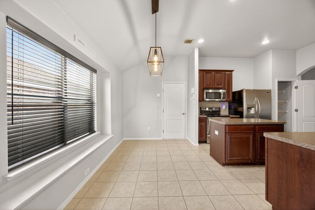 2720 Furlong Drive, Grand Prairie, TX 75051