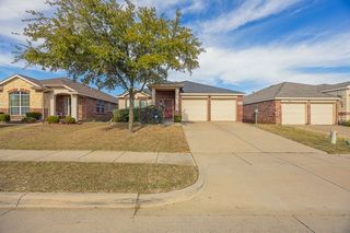 2720 Furlong Drive, Grand Prairie, TX 75051