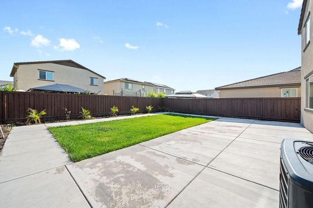 10024 Mont Blanc Ln, Stockton, CA 95219