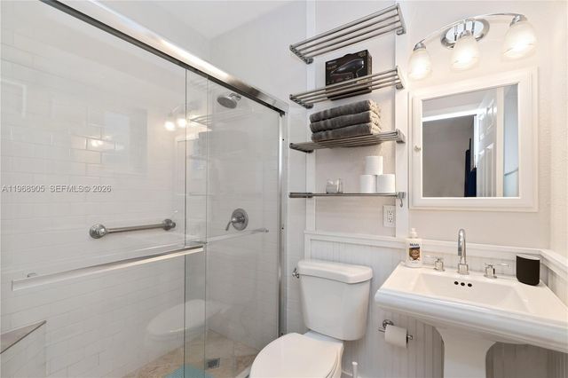 1633 Tyler St, Hollywood, FL 33020