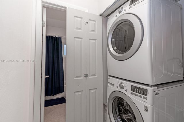 1633 Tyler St, Hollywood, FL 33020