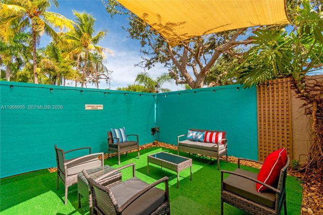 1633 Tyler St, Hollywood, FL 33020