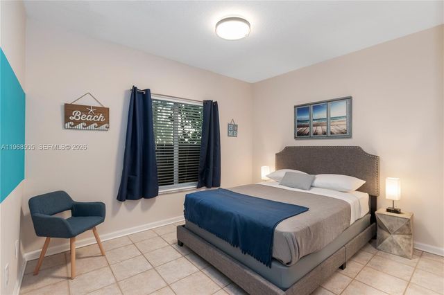 1633 Tyler St, Hollywood, FL 33020