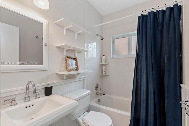 1633 Tyler St, Hollywood, FL 33020