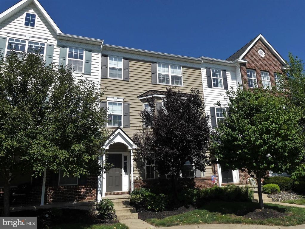 2034 BERKELEY DR #M40, PENNSBURG, PA 18073 — photo 2