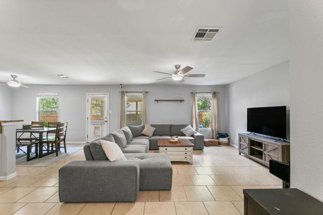 290 Jack Rabbit LN, Buda, TX 78610