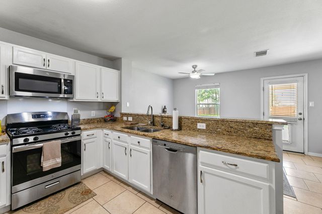 290 Jack Rabbit LN, Buda, TX 78610