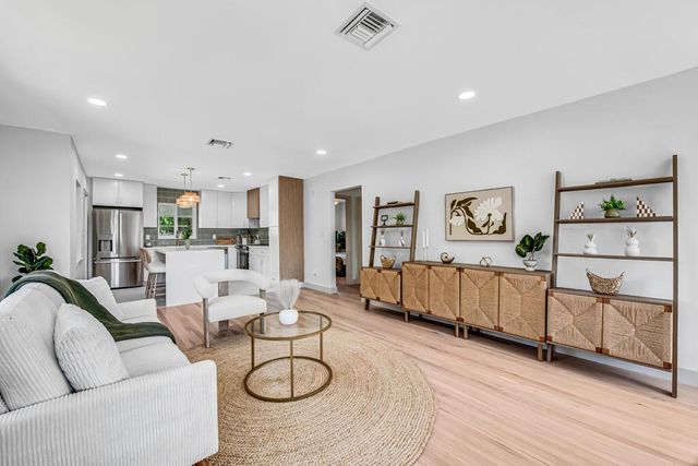 1201 N Palmway, Lake Worth Beach, FL 33460