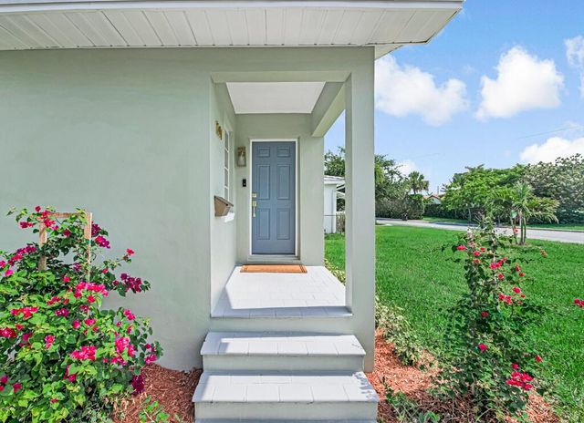 1201 N Palmway, Lake Worth Beach, FL 33460