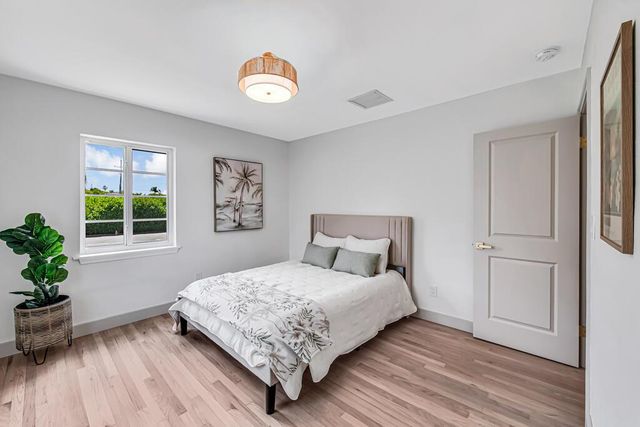 1201 N Palmway, Lake Worth Beach, FL 33460
