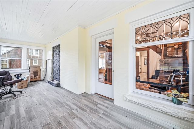 651 N Buhl Farm Dr, Hermitage, PA 16148