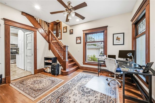 651 N Buhl Farm Dr, Hermitage, PA 16148