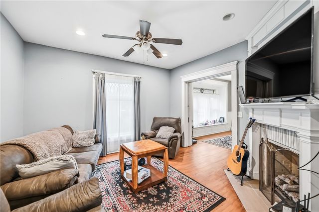 651 N Buhl Farm Dr, Hermitage, PA 16148