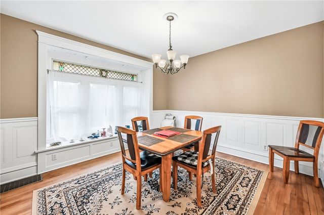 651 N Buhl Farm Dr, Hermitage, PA 16148