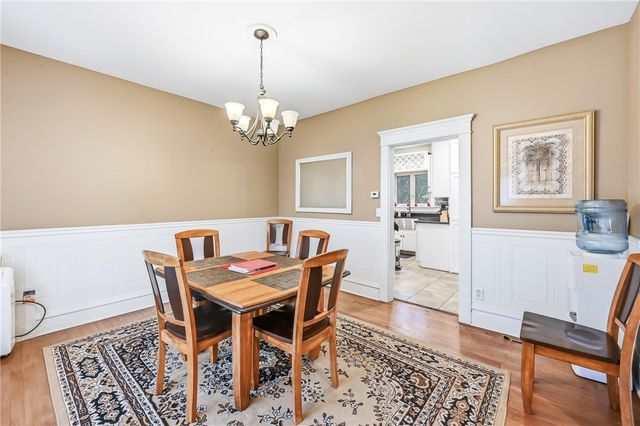 651 N Buhl Farm Dr, Hermitage, PA 16148