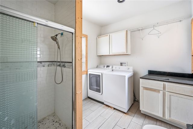 651 N Buhl Farm Dr, Hermitage, PA 16148