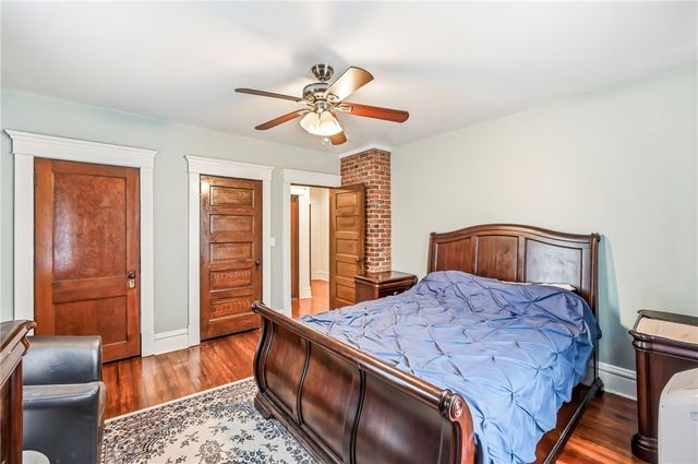 651 N Buhl Farm Dr, Hermitage, PA 16148