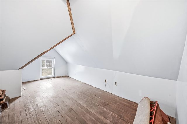 651 N Buhl Farm Dr, Hermitage, PA 16148