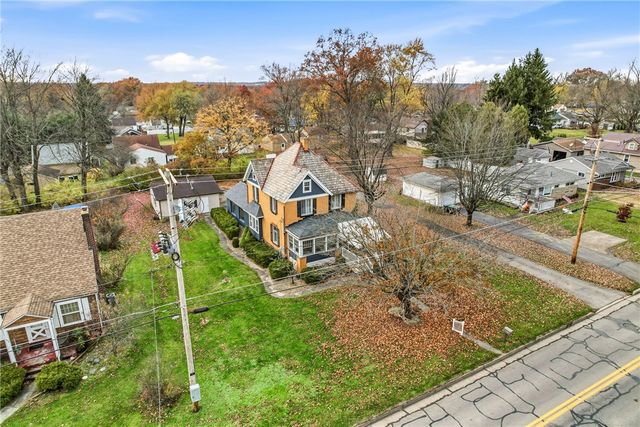 651 N Buhl Farm Dr, Hermitage, PA 16148