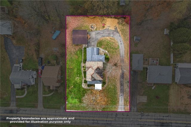 651 N Buhl Farm Dr, Hermitage, PA 16148