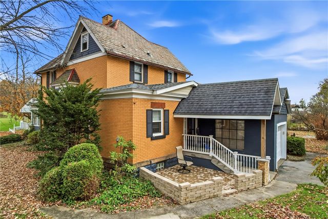 651 N Buhl Farm Dr, Hermitage, PA 16148