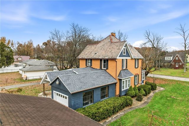 651 N Buhl Farm Dr, Hermitage, PA 16148