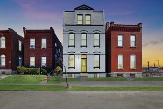 3330 Iowa Avenue, St Louis, MO 63118