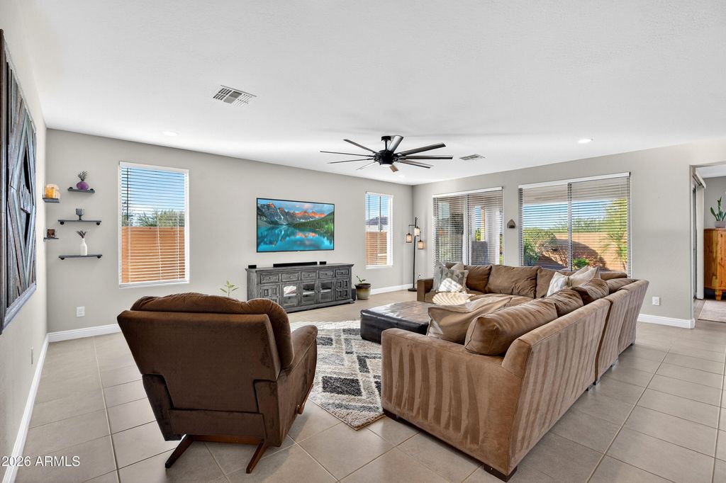 Image 11 of property listing at 21375 N 260th Drive, Buckeye, AZ 85396