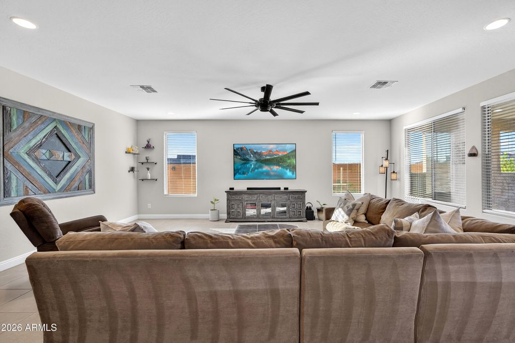 Image 13 of property listing at 21375 N 260th Drive, Buckeye, AZ 85396