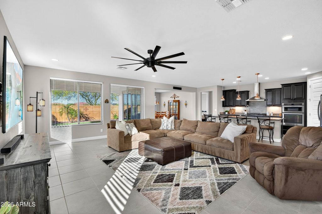 Image 15 of property listing at 21375 N 260th Drive, Buckeye, AZ 85396