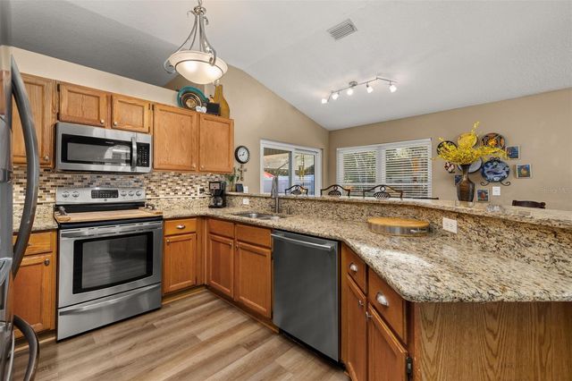 1737 QUEEN PALM DRIVE, Apopka, FL 32712