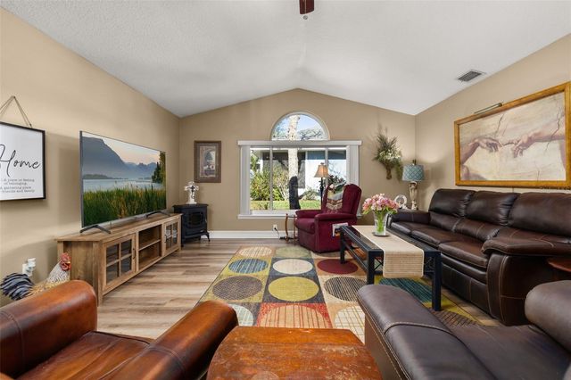 1737 QUEEN PALM DRIVE, Apopka, FL 32712